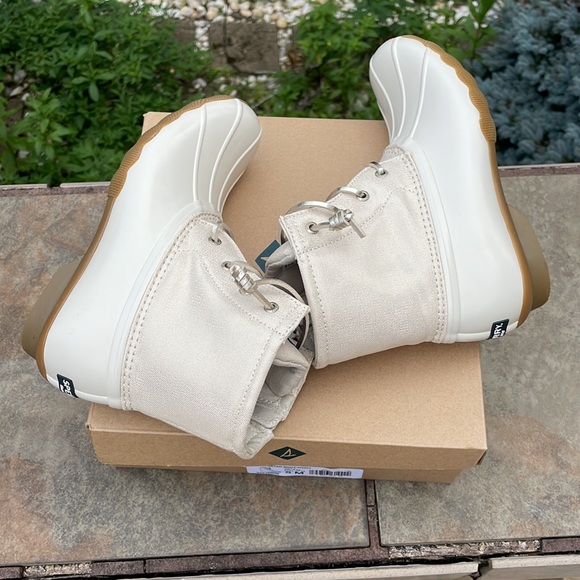 Sperry Topsider Saltwater Boot Ivory w Gold Girls Sz 5 M STK164049 Duck - Picture 16 of 17